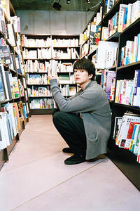 俳優の新田真剣佑さん、「幻冬舎文庫」のイメージキャラクターに