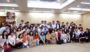 映画「蜜蜂と遠雷」の試写会、書店・取次会社90人観賞