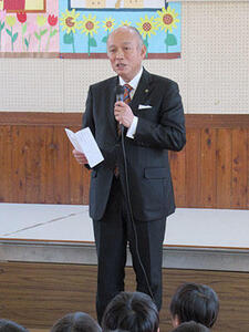 日教販、埼玉県の私立幼稚園に絵本を寄贈
