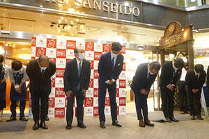 三省堂書店神保町本店、一時閉店に多くの読者来店