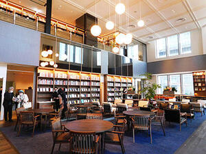 「TSUTAYA BOOKSTORE MARUNOUCHI」550坪で、東京駅前にオープン